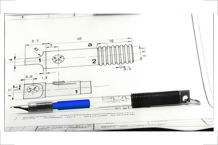 Schreibgerät Heiko 1971 Patronenfüllhalter glasklar, Technische Zeichnung mit ausgeführtem Produkt Auftraggeber und Hersteller: VEB Heiko Wernigerode, Foto j.frenkel