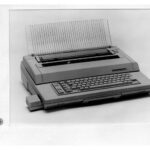 Elektronische Schreibmaschine S 6006, 1986, Portable, semiprofessionell, Weiterentwicklung von erika 6005 mit Speichermodul