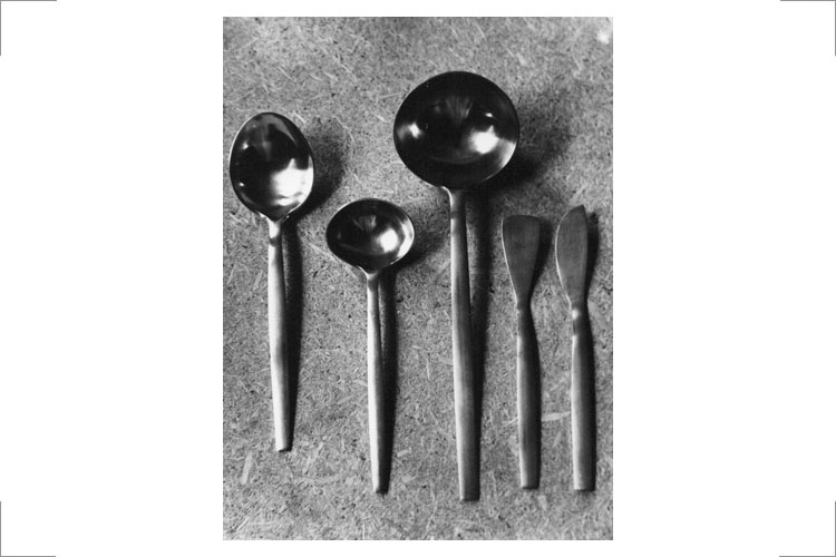 07 Günter Reißmann, Vorlegeteile für Edelstahlbesteck, Silber, Modell für Edelstahl, 1957 (Foto: R. Hoffmann, Halle)