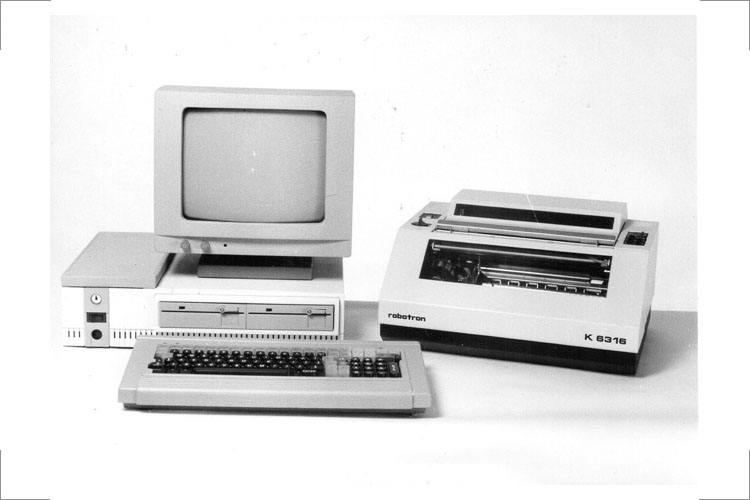 Bürocomputer EC 1834, damalige Bezeichnung Arbeitsplatzcomputer A 7100, 1985 86, Teamwork, (mit Nietzold, Markmann und Schöne), Foto 7a: F. Hofmann, Karl-Marx-Stadt 1987 Gutes Design