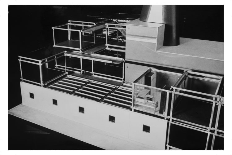 Entwicklung eines Aufbausystems für Schiffsaufbauten, 1971 Modell eines Stahlskelettsystems, Entwurf: E. Peter, F. Wulsten, Institut für Schiffbau Auftraggeber: VVB Schiffbau