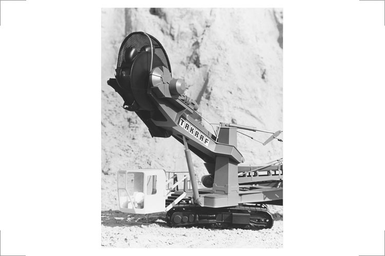 12 Schaufelradbagger SRs 130 mit Schaufelradfangkorb und Hubkabine für TAKRAF-Betrieb Georgi Dimitroff, Magdeburg, 1977, Modell M 1:25