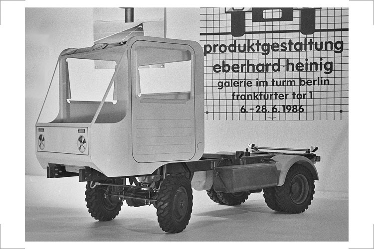 16 Multicar-Fahrerhausentwurf M 25 mit L60-Türen, Gestaltungsstudie für Fahrzeugwerk Waltershausen, 1984, Papiermodell M 1:5 auf Funktionsmodell-Fahrgestell